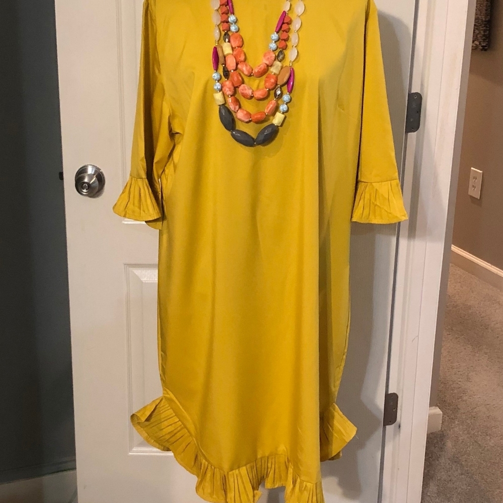 Dress - Picture 2 of 4